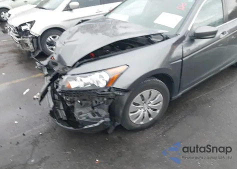 2010 Honda Accord 2.4 Lx z USA, uszkodzony, nr VIN 1HGCP2E39AA124689